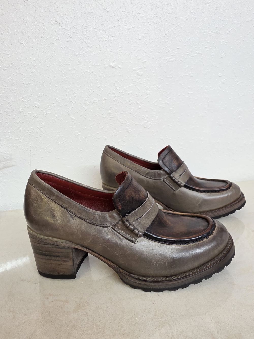 Freebird by Steven Bristol Leather Heeled Loafers Distressed Taupe Brown Sz 7 - Picture 2 of 8